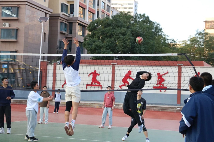 姆表示出了